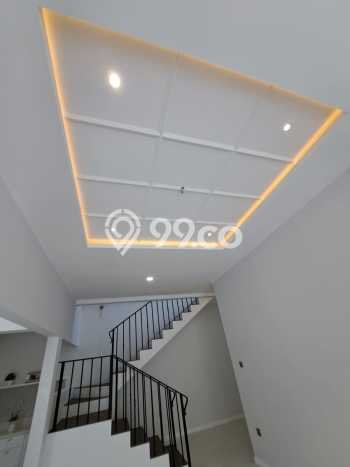 Rumah Elit Modern Tanpa Renovasi di BSD Nusaloka Tangerang Rumah Elit Modern Tanpa Renovasi di BSD Nusaloka Tangerang