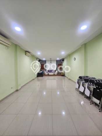 Ruko Dijual di Jakarta Barat LT 142m2 & LB 180m2 Lokasi Terbaik! Ruko Dijual di Jakarta Barat LT 142m2 & LB 180m2 Lokasi Terbaik!