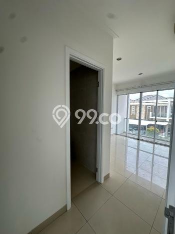 Rumah Elit Modern Tanpa Renovasi di Green Lake City Jakarta Barat Rumah Elit Modern Tanpa Renovasi di Green Lake City Jakarta Barat