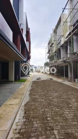 Jual Rumah Mewah Elegan Dengan View Eksklusif di Permata Buana, Jakarta Barat Jual Rumah Mewah Elegan Dengan View Eksklusif di Permata Buana, Jakarta Barat