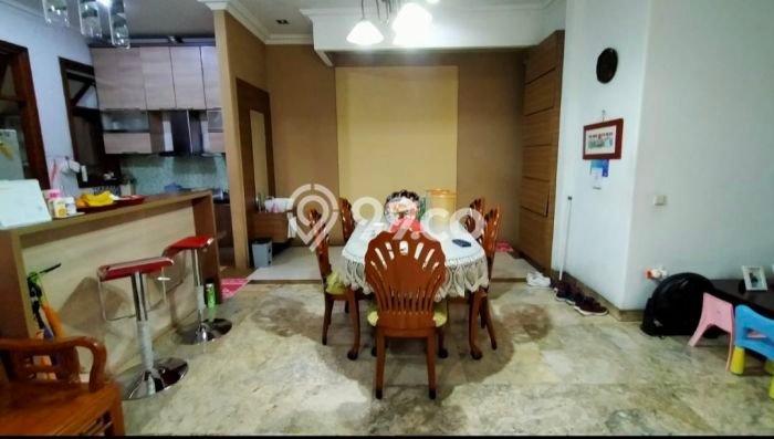 Rumah Nyaman area Sunrise Garden, Jakarta Barat, LT 200m² LB 240m² Rumah Nyaman area Sunrise Garden, Jakarta Barat, LT 200m² LB 240m²