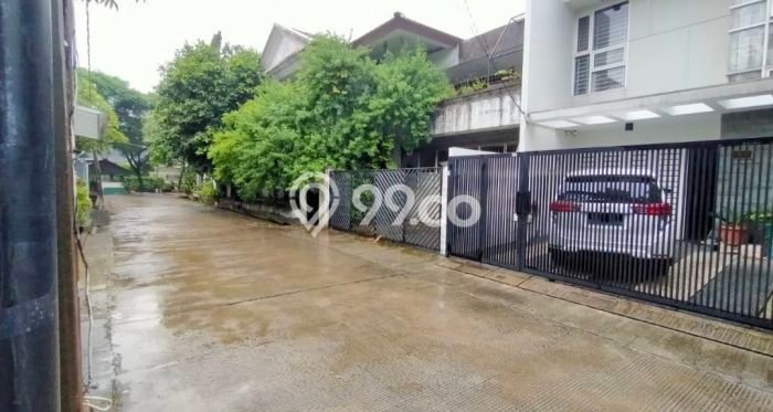 Rumah Nyaman area Sunrise Garden, Jakarta Barat, LT 200m² LB 240m² Rumah Nyaman area Sunrise Garden, Jakarta Barat, LT 200m² LB 240m²