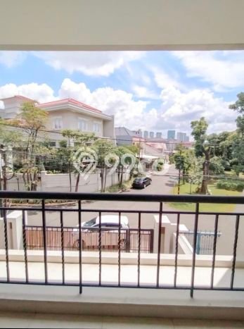 Ready to Use! Premium House LT 259m2 Desain Modern di Puri Indah Ready to Use! Premium House LT 259m2 Desain Modern di Puri Indah