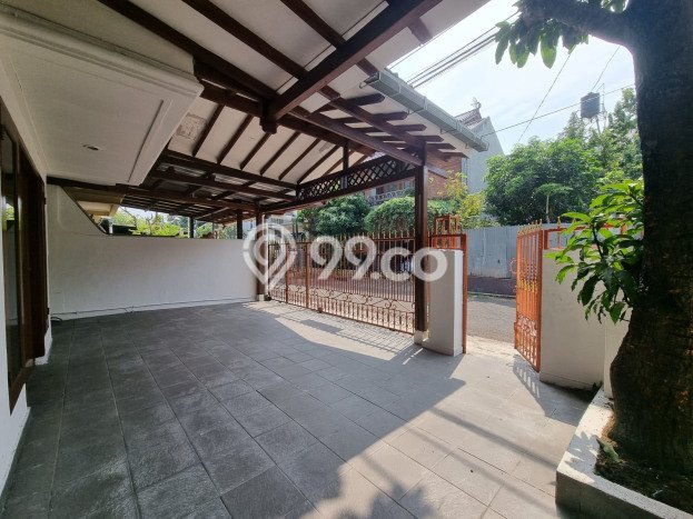 For Sale Hunian Rumah Terawat 3 Kamar di Bintaro, Tangerang Selatan For Sale Hunian Rumah Terawat 3 Kamar di Bintaro, Tangerang Selatan