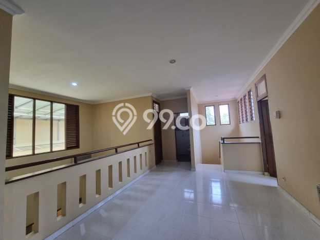 Hunian Mewah LB 200m2 Siap Pakai Desain Elegan di Bintaro, Tangerang Selatan Hunian Mewah LB 200m2 Siap Pakai Desain Elegan di Bintaro, Tangerang Selatan