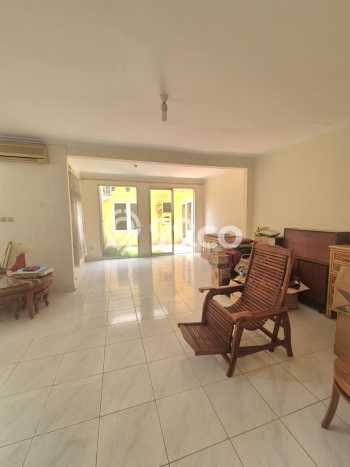 Jual Rumah Eksklusif 3 KT di Sektor 9-Bintaro, Tangerang Selatan Jual Rumah Eksklusif 3 KT di Sektor 9-Bintaro, Tangerang Selatan