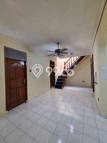 For Sale Hunian Rumah Terawat 3 Kamar di Bintaro, Tangerang Selatan For Sale Hunian Rumah Terawat 3 Kamar di Bintaro, Tangerang Selatan