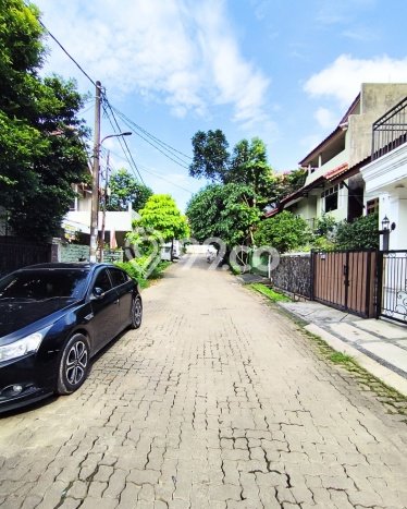 For Sale! Premium House LT 212m2 Desain Elegan di Rempoa For Sale! Premium House LT 212m2 Desain Elegan di Rempoa