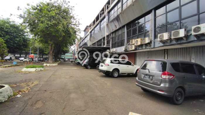 LOKASI PREMIUM! Ruko Kawasan Gajah Mada, Luas 260m², Pusat Bisnis LOKASI PREMIUM! Ruko Kawasan Gajah Mada, Luas 260m², Pusat Bisnis