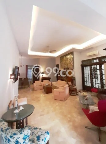 Lokasi strategis! Rumah siap huni disewakan di Kembangan LB 350m2 Lokasi strategis! Rumah siap huni disewakan di Kembangan LB 350m2
