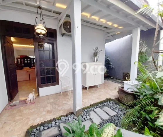 Lokasi strategis! Rumah siap huni disewakan di Kembangan LB 350m2 Lokasi strategis! Rumah siap huni disewakan di Kembangan LB 350m2