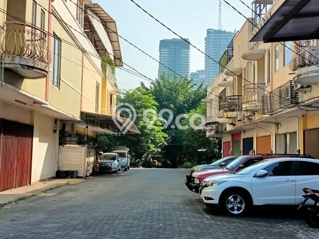 Ruko Bagus Dijual di Meruya Jakarta Barat Lokasi Strategis Cocok untuk Kembangkan Bisnis Ruko Bagus Dijual di Meruya Jakarta Barat Lokasi Strategis Cocok untuk Kembangkan Bisnis