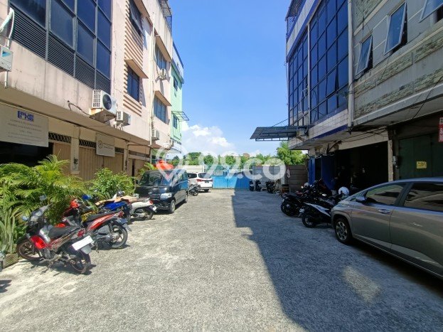 Ruko Bagus Dijual LB 412m2 Lokasi Strategis Jakarta Barat Area Cocok untuk Bisnis Ruko Bagus Dijual LB 412m2 Lokasi Strategis Jakarta Barat Area Cocok untuk Bisnis