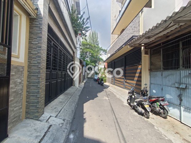 Unit Ruko Dijual di Jakarta Barat LT 54m2 & LB 150m2 Unit Ruko Dijual di Jakarta Barat LT 54m2 & LB 150m2