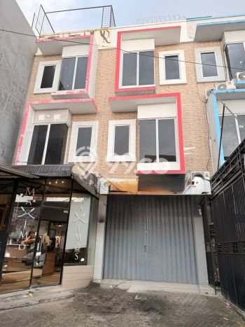 Ruko Dijual di Jakarta Barat LT 100m2 & LB 180m2 Lokasi Terbaik! Ruko Dijual di Jakarta Barat LT 100m2 & LB 180m2 Lokasi Terbaik!