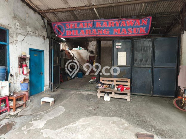 Gudang Disewa di Jakarta Barat dengan LB 300m2 Area Komersial Ramai Gudang Disewa di Jakarta Barat dengan LB 300m2 Area Komersial Ramai