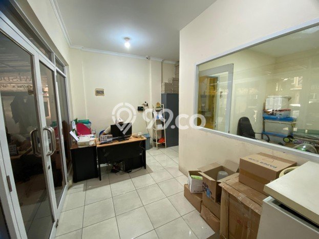 Unit Ruko Dijual di Jakarta Barat LT 61m2 & LB 195m2 Unit Ruko Dijual di Jakarta Barat LT 61m2 & LB 195m2
