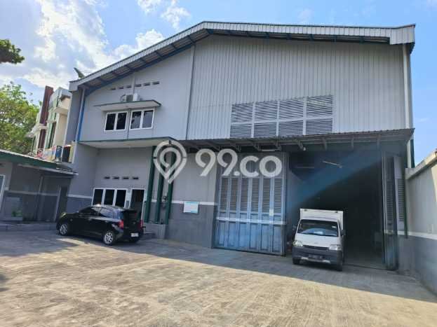 LOKASI PREMIUM! Gudang di Semarang Timur, Luas 850m², Area Ramai LOKASI PREMIUM! Gudang di Semarang Timur, Luas 850m², Area Ramai