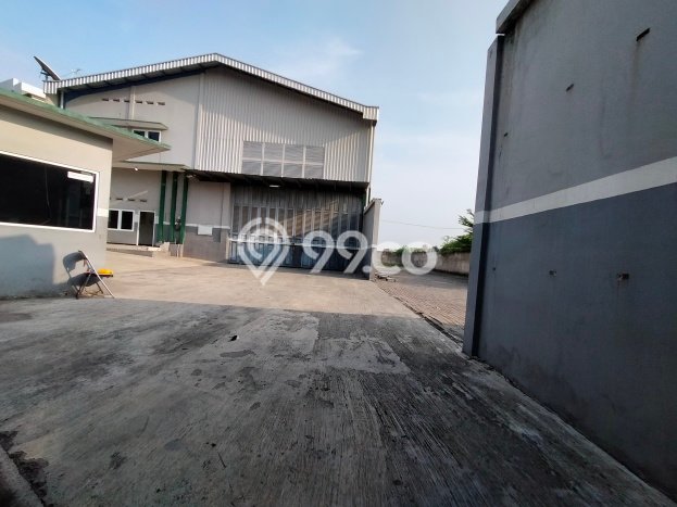 LOKASI PREMIUM! Gudang di Semarang Timur, Luas 850m², Area Ramai LOKASI PREMIUM! Gudang di Semarang Timur, Luas 850m², Area Ramai