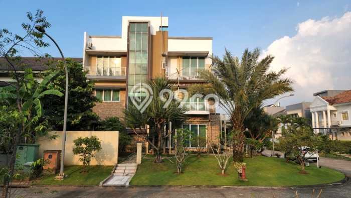 Rumah Luxury Modern Siap Huni di Sentul City Bogor Rumah Luxury Modern Siap Huni di Sentul City Bogor
