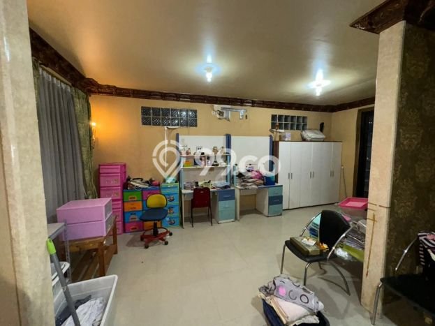 Ready to Use! Luxury House LT 300m2 Desain Modern di Cibubur Ready to Use! Luxury House LT 300m2 Desain Modern di Cibubur
