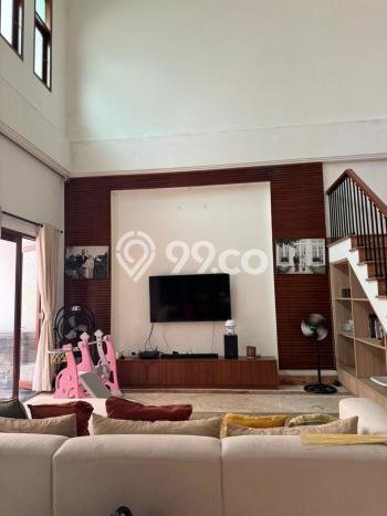 Jual Rumah Mewah Elegan Dengan View Eksklusif di Bambu Apus, Jakarta Timur Jual Rumah Mewah Elegan Dengan View Eksklusif di Bambu Apus, Jakarta Timur