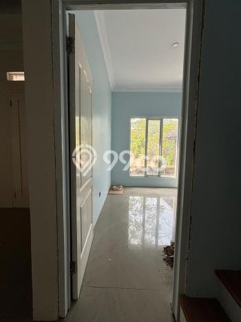 Rumah Luxury Modern Tanpa Renovasi di Harjamukti Depok Rumah Luxury Modern Tanpa Renovasi di Harjamukti Depok
