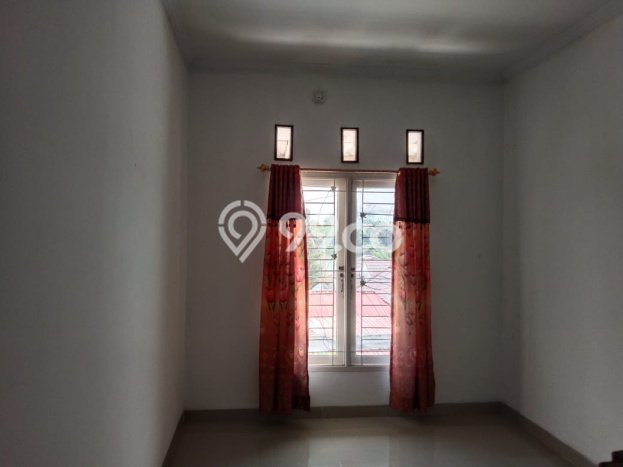 For Sale Rumah 4 Kamar Lokasi Strategis Nyaman dan Strategis di Ciracas For Sale Rumah 4 Kamar Lokasi Strategis Nyaman dan Strategis di Ciracas