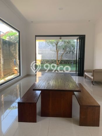 Dijual Rumah Mewah Elegan Dengan View Cantik di Harjamukti, Depok Dijual Rumah Mewah Elegan Dengan View Cantik di Harjamukti, Depok