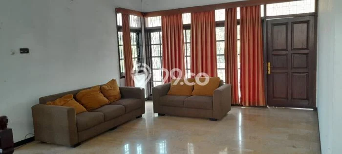 Dijual Rumah Luas Elegan Dengan View Cantik di Cibubur, Jakarta Timur Dijual Rumah Luas Elegan Dengan View Cantik di Cibubur, Jakarta Timur