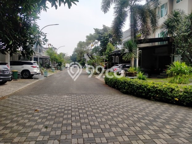 Jual Rumah Mewah Megah Dengan View Eksklusif di Cibubur, Jakarta Timur Jual Rumah Mewah Megah Dengan View Eksklusif di Cibubur, Jakarta Timur
