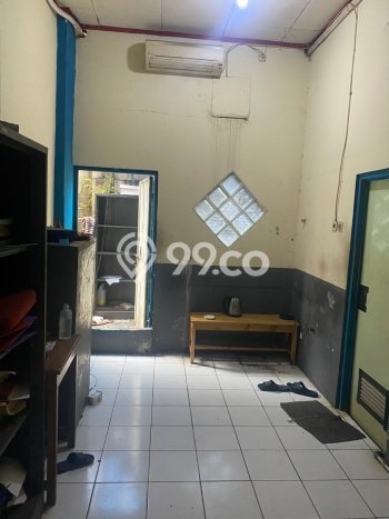 Ruko Dijual di Jakarta Barat LT 79m2 & LB 230m2 Lokasi Terbaik! Ruko Dijual di Jakarta Barat LT 79m2 & LB 230m2 Lokasi Terbaik!