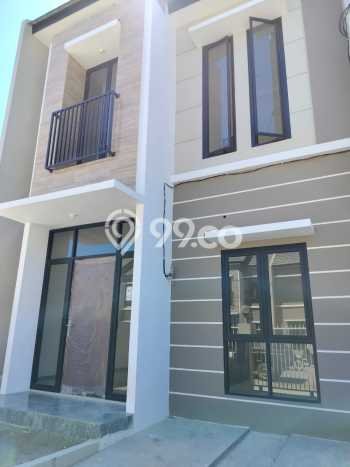 For Sale Rumah 2 Kamar Lokasi Ideal Nyaman dan Strategis di Waru For Sale Rumah 2 Kamar Lokasi Ideal Nyaman dan Strategis di Waru