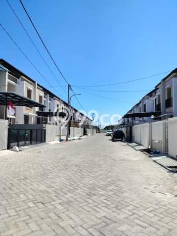 For Sale Rumah 2 Kamar Lokasi Ideal Nyaman dan Strategis di Waru For Sale Rumah 2 Kamar Lokasi Ideal Nyaman dan Strategis di Waru