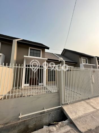 Jual Rumah Eksklusif 2 KT di Balongbendo, Sidoarjo Jual Rumah Eksklusif 2 KT di Balongbendo, Sidoarjo