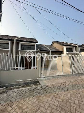 Rumah EXCLUSIVE di Waru, Sidoarjo, LT 32m2m² LB 72m2m² HARGA TERBAIK! Rumah EXCLUSIVE di Waru, Sidoarjo, LT 32m2m² LB 72m2m² HARGA TERBAIK!