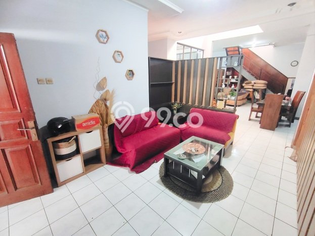 Jual Rumah Strategis Bagus Punya 4 KT di Bojongloa Kidul Bandung SHM Jual Rumah Strategis Bagus Punya 4 KT di Bojongloa Kidul Bandung SHM