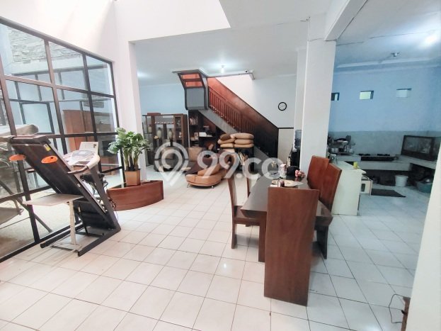 Jual Rumah Strategis Bagus Punya 4 KT di Bojongloa Kidul Bandung SHM Jual Rumah Strategis Bagus Punya 4 KT di Bojongloa Kidul Bandung SHM