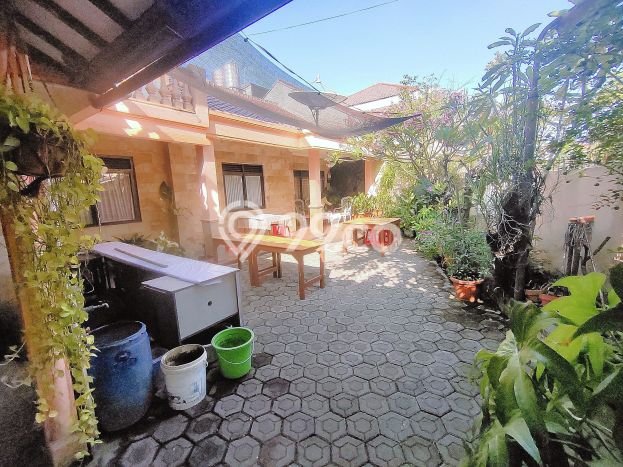 For Sale! Premium House LT 280m2 Desain Modern di Buah Batu For Sale! Premium House LT 280m2 Desain Modern di Buah Batu
