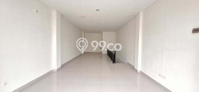 Disewakan Ruko Strategis di BSD City, Luas 179m², Jalan Strategis Disewakan Ruko Strategis di BSD City, Luas 179m², Jalan Strategis