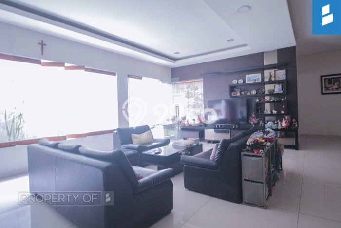 LOKASI PREMIUM! Rumah Berkembang di Bandung Utara, LT 626m2m² Bangunan 450m2m² LOKASI PREMIUM! Rumah Berkembang di Bandung Utara, LT 626m2m² Bangunan 450m2m²