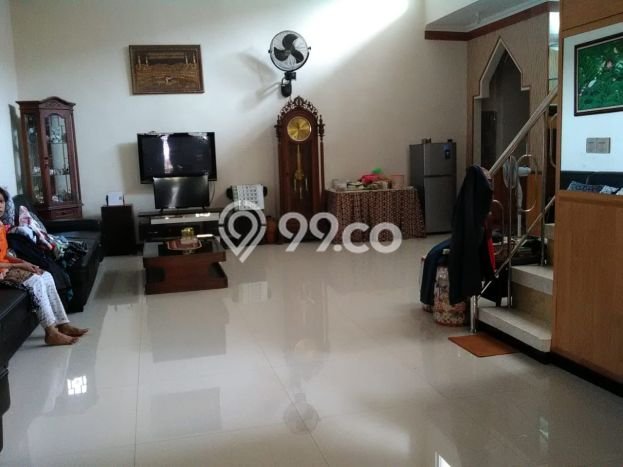 Dijual Rumah 4 Kamar Lokasi Ideal Bagus dan Strategis di Rungkut Dijual Rumah 4 Kamar Lokasi Ideal Bagus dan Strategis di Rungkut