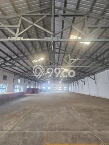 Area Ramai! Gudang Dijual di Balung untuk Bisnis Luas Bangunan 9000m2 Area Ramai! Gudang Dijual di Balung untuk Bisnis Luas Bangunan 9000m2