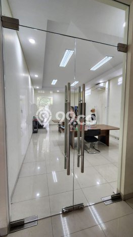 Ruko Area Premium Kawasan Sudirman, Luas 570m², Prospektif Ruko Area Premium Kawasan Sudirman, Luas 570m², Prospektif
