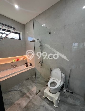 Jual Rumah Luas Megah Dengan View Cantik di Buah Batu, Bandung Jual Rumah Luas Megah Dengan View Cantik di Buah Batu, Bandung