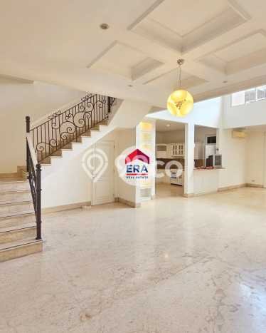 For Sale! Premium House LT 320m2 Desain Elegan di Pondok Indah For Sale! Premium House LT 320m2 Desain Elegan di Pondok Indah