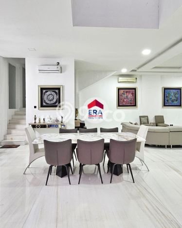 Dijual Rumah Mewah Elegan Dengan View Eksklusif di Pondok Indah, Jakarta Selatan Dijual Rumah Mewah Elegan Dengan View Eksklusif di Pondok Indah, Jakarta Selatan