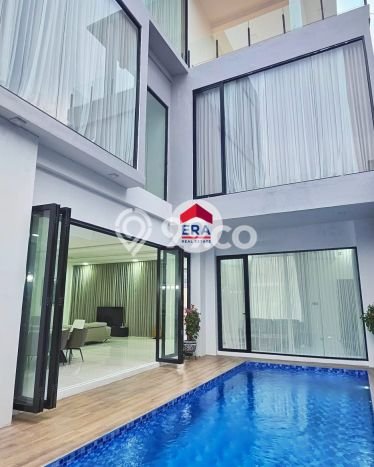 Dijual Rumah Mewah Elegan Dengan View Eksklusif di Pondok Indah, Jakarta Selatan Dijual Rumah Mewah Elegan Dengan View Eksklusif di Pondok Indah, Jakarta Selatan
