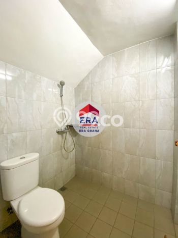 Ready to Use! Luxury House LT 219m2 Desain Modern di Pondok Indah Ready to Use! Luxury House LT 219m2 Desain Modern di Pondok Indah