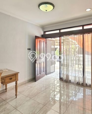 Rumah Luxury Modern Tanpa Renovasi di Pondok Indah Jakarta Selatan Rumah Luxury Modern Tanpa Renovasi di Pondok Indah Jakarta Selatan